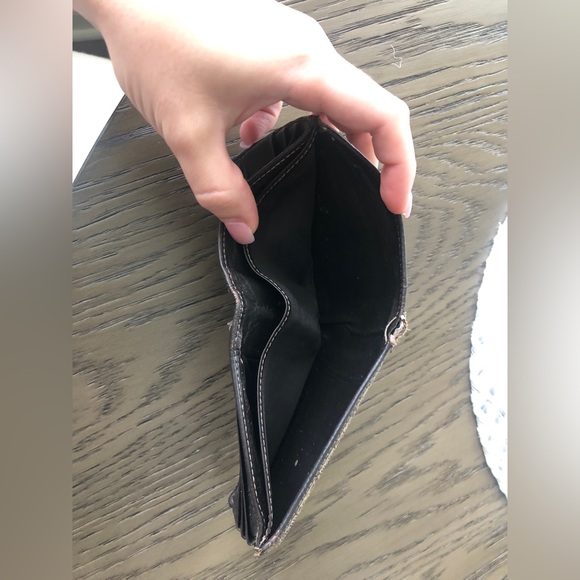 Gucci Wallet (authentic) - Picture 3 of 5